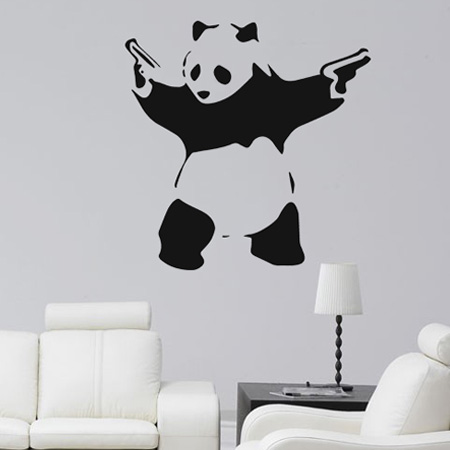 панда с пистолетом